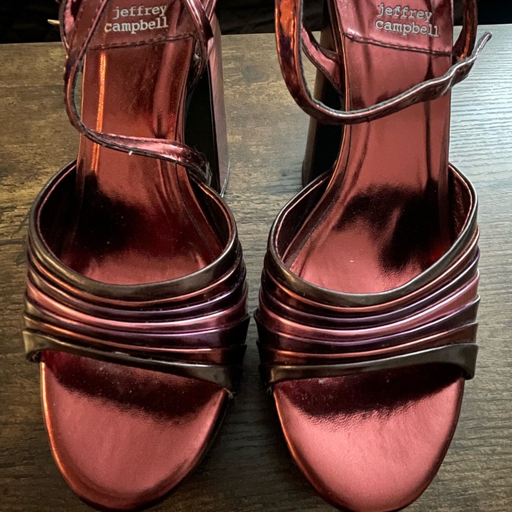 Boogie down Ankle Strap Platform Sandal Wine Metallic